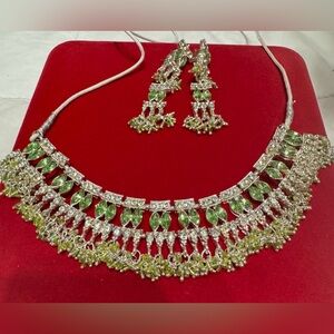 Light green and silver necklace set
